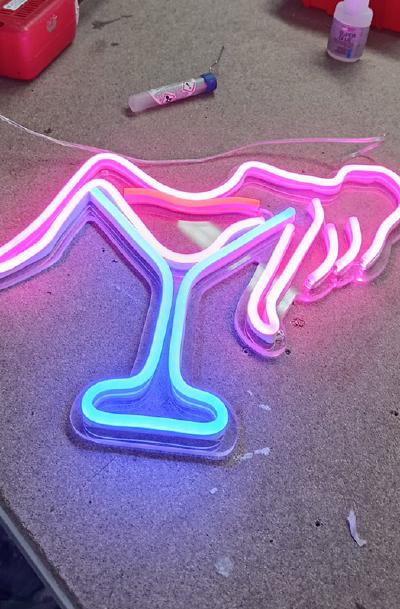 Baza Wiedzy - Porady o Reklamie Zewnętrznej | Emblemat