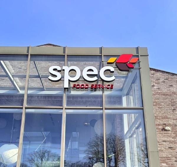 Prestiż i kosmiczny charakter